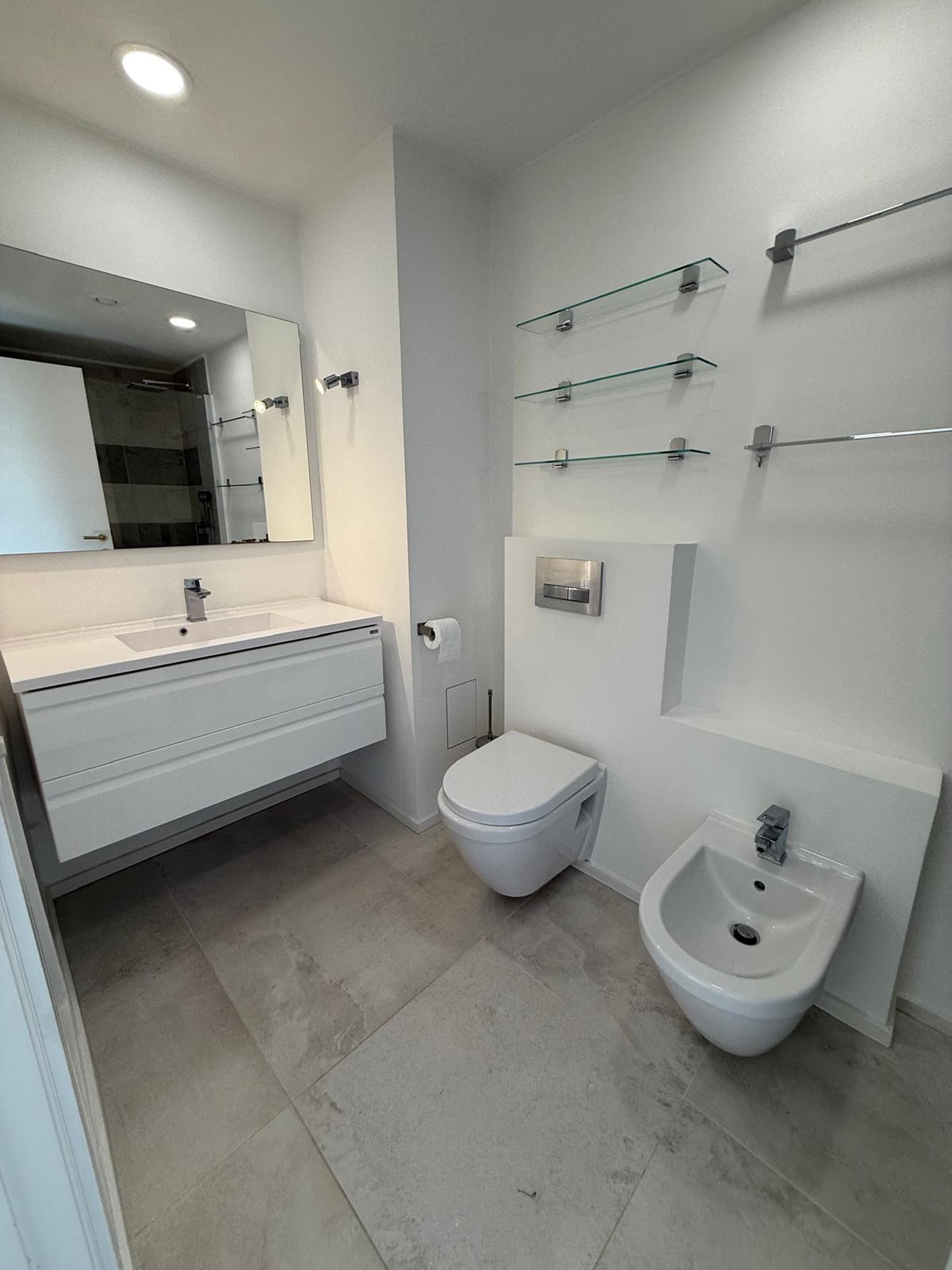 Mirabeau · 2 · Bedroom Apartment, view 6