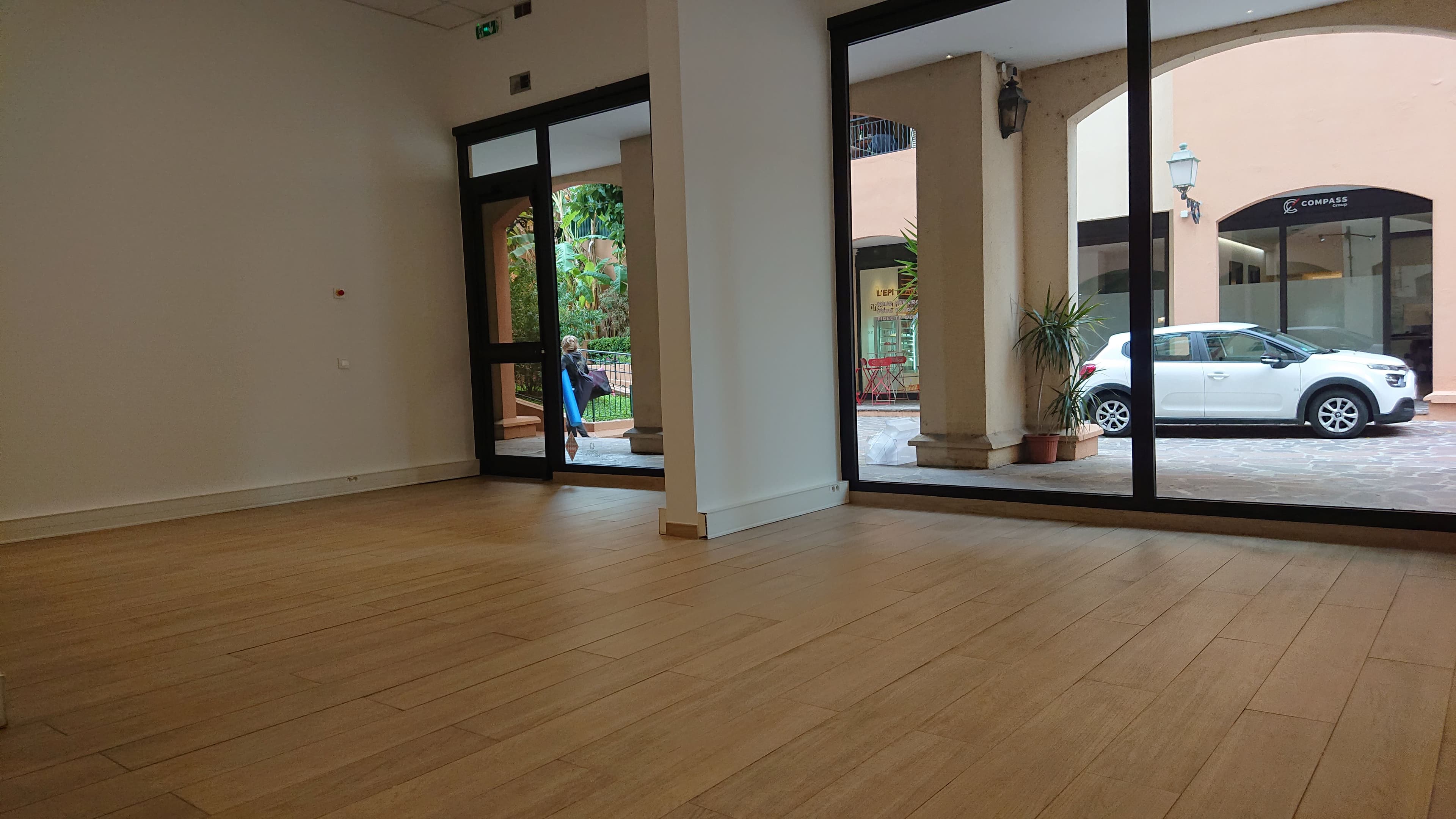 Botticelli Commercial Premises, view 4