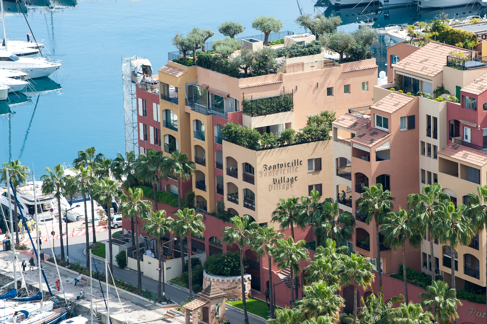 QUATTROCENTO - AN EXCEPTIONAL DUPLEX APARTMENT WITH A PRIVATE SWIMMING POOL : 1/1