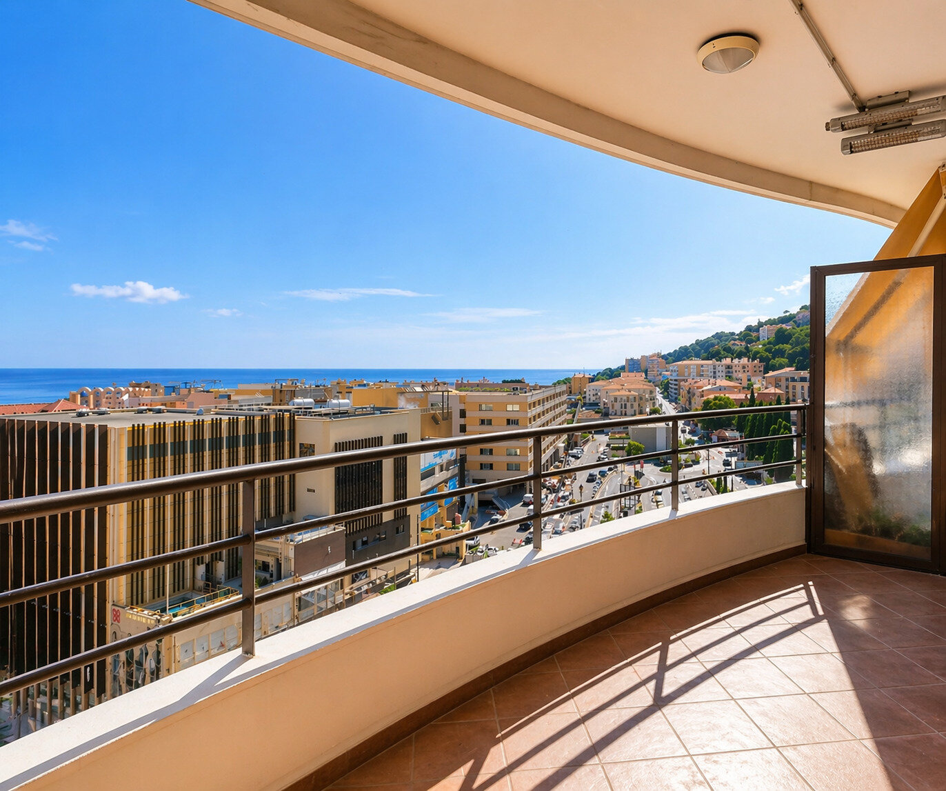 APARTMENT MILLENIUM : 1/9